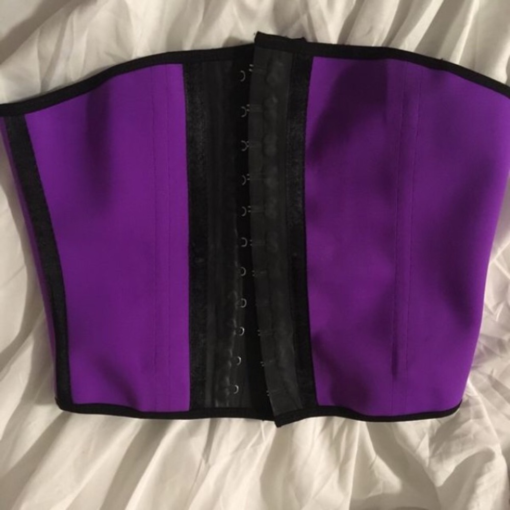Ann Cherry waist cinch size 34